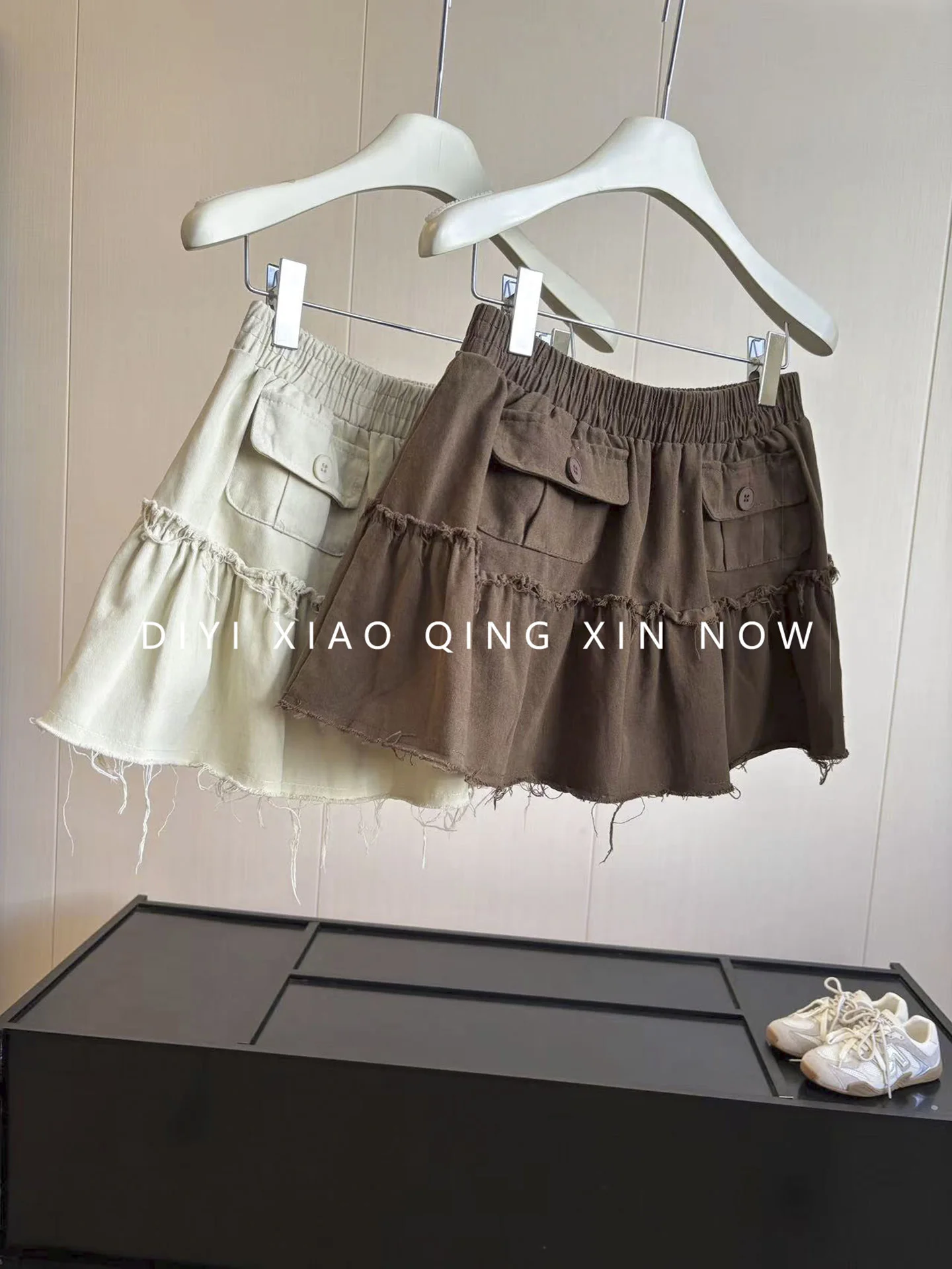 Sweet Girl Style A-Line  Skirt Women's High Waist Slimming Age-Defying Frayed  Wood Grain Ear Short Skirt