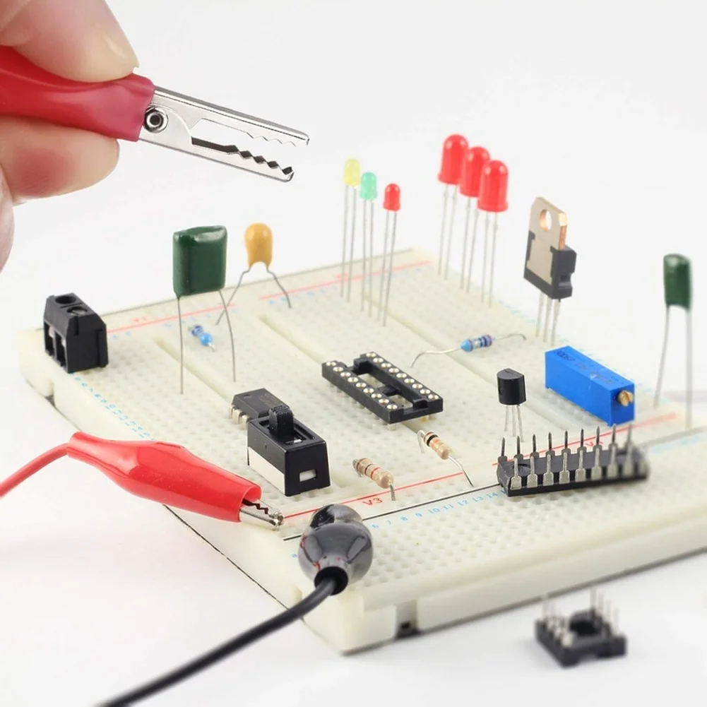 Heavy Duty Alligator-Clip Test Leads For High Current Applications In Automotive Repair And Industrial Electrical Diagnostics