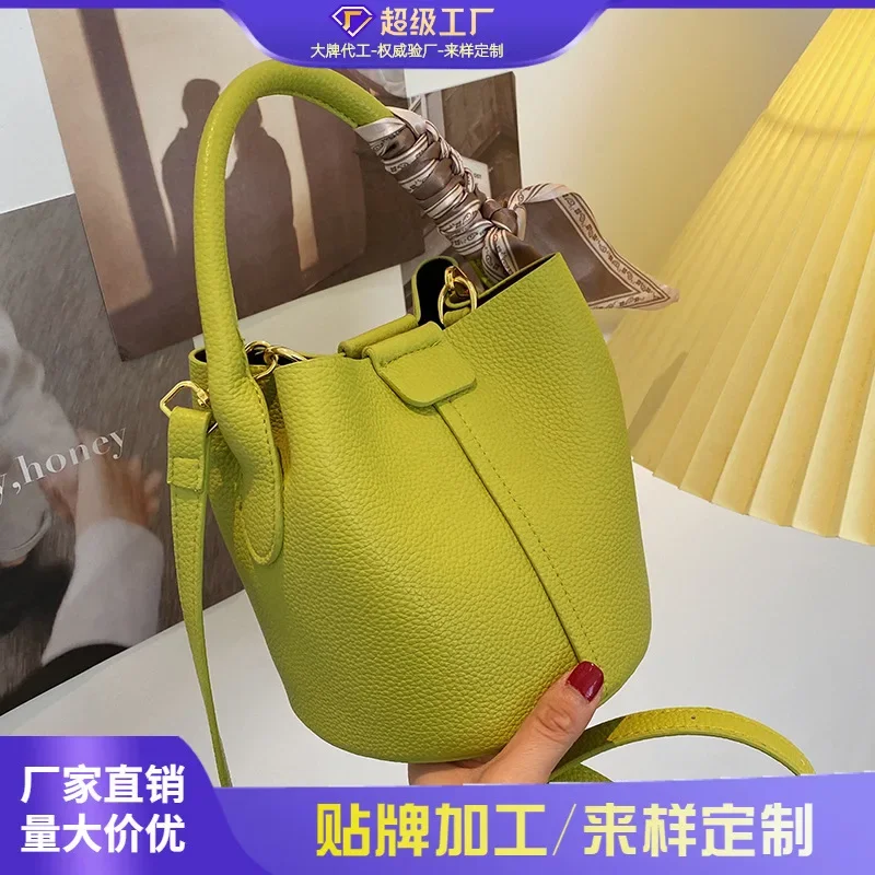 

Premium women's bags autumn and winter 2024 new niche design messenger bags fashion portable bucket bags wholesale