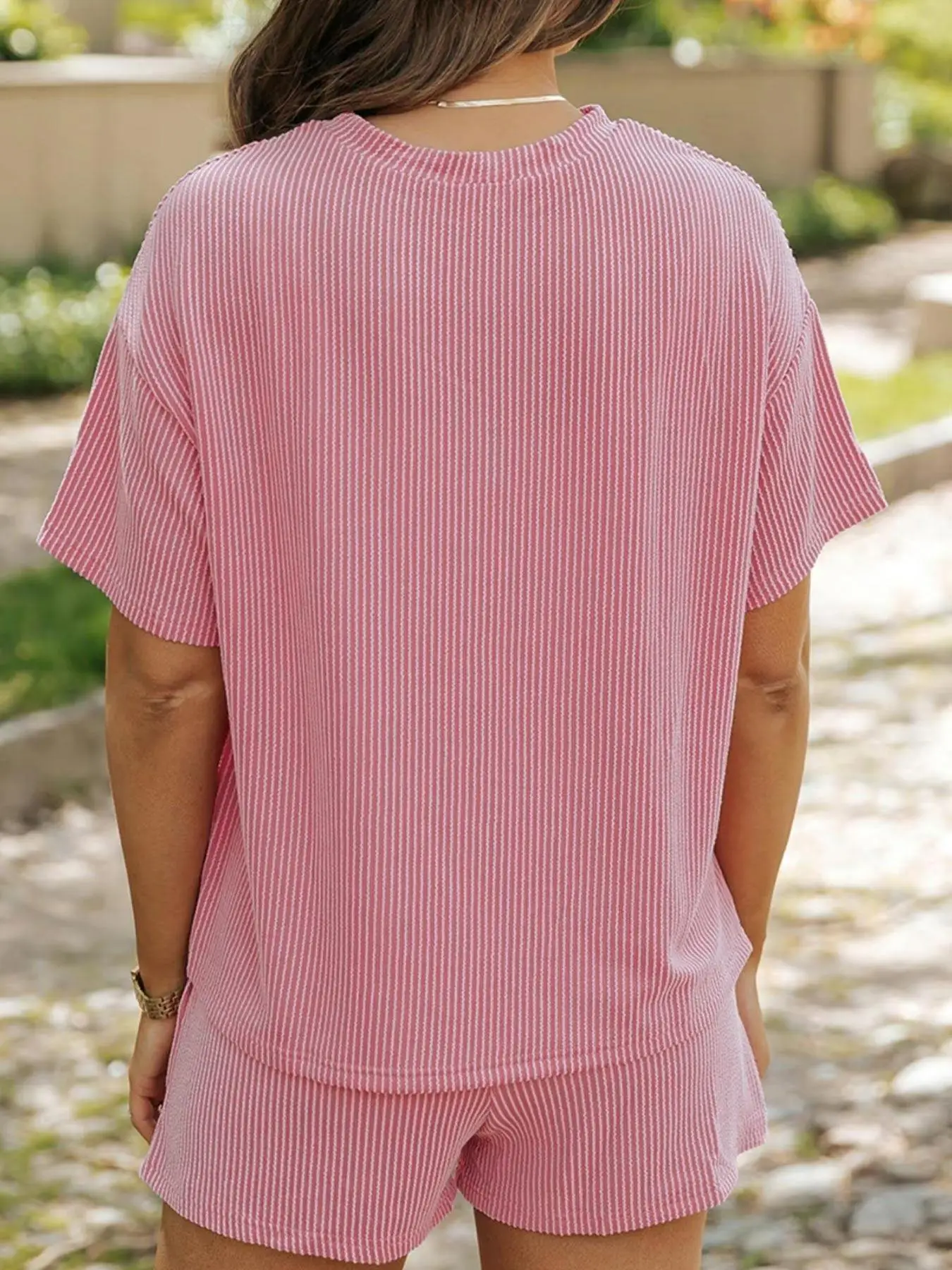 【プラスサイズ】ストライププリントTシャツ＆ショーツ2点セット、カジュアル半袖Tシャツ＆ショーツ、レディースデイリーウェア2点セット