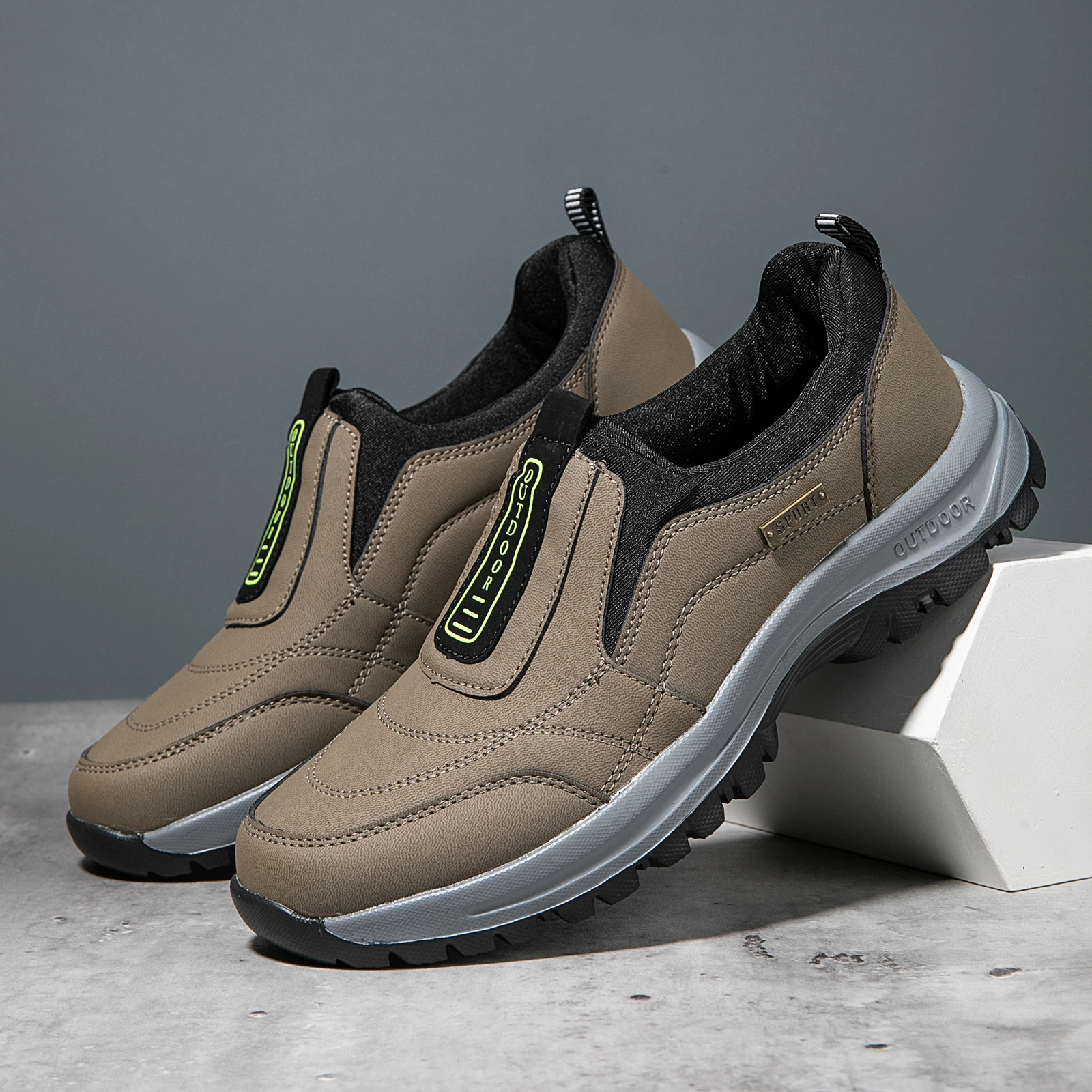 

Outdoor Men Climbing Shoes for Men Soft Comfortable Running Shoes Autumn Men's Sports Shoes Casual Sneaker Zapatillas De Deporte