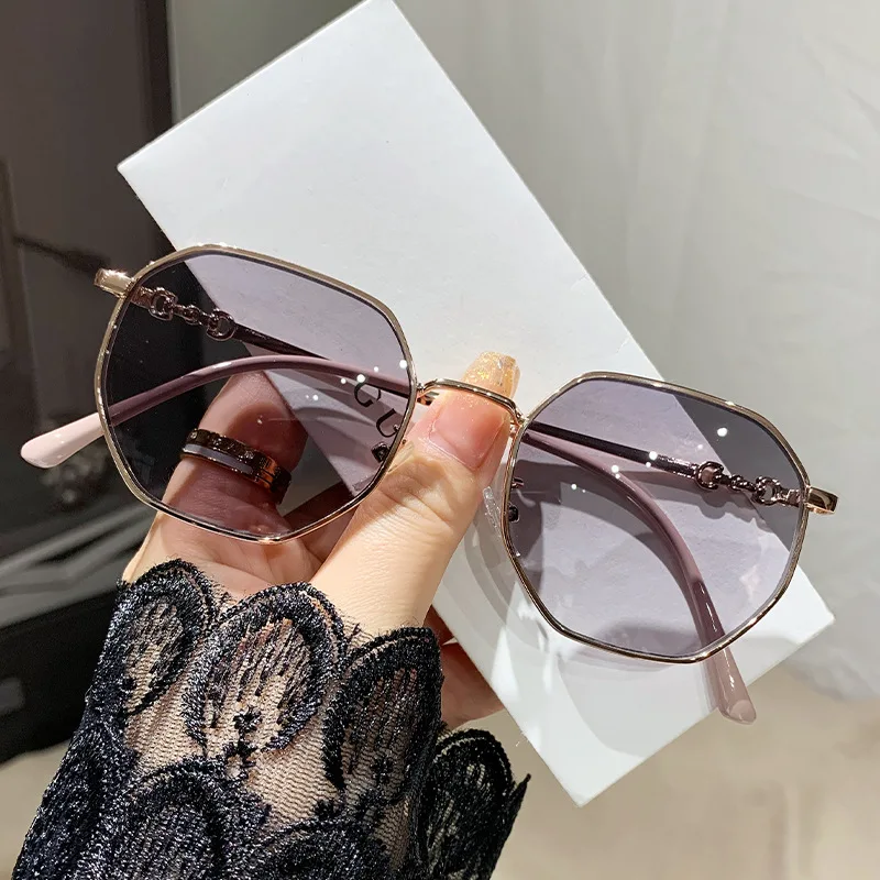 

New Anti-Blue Light Discoloration Glasses Student Myopia Glasses Men's and Women's Glasses Frame Plain Frame Face-Showing Small