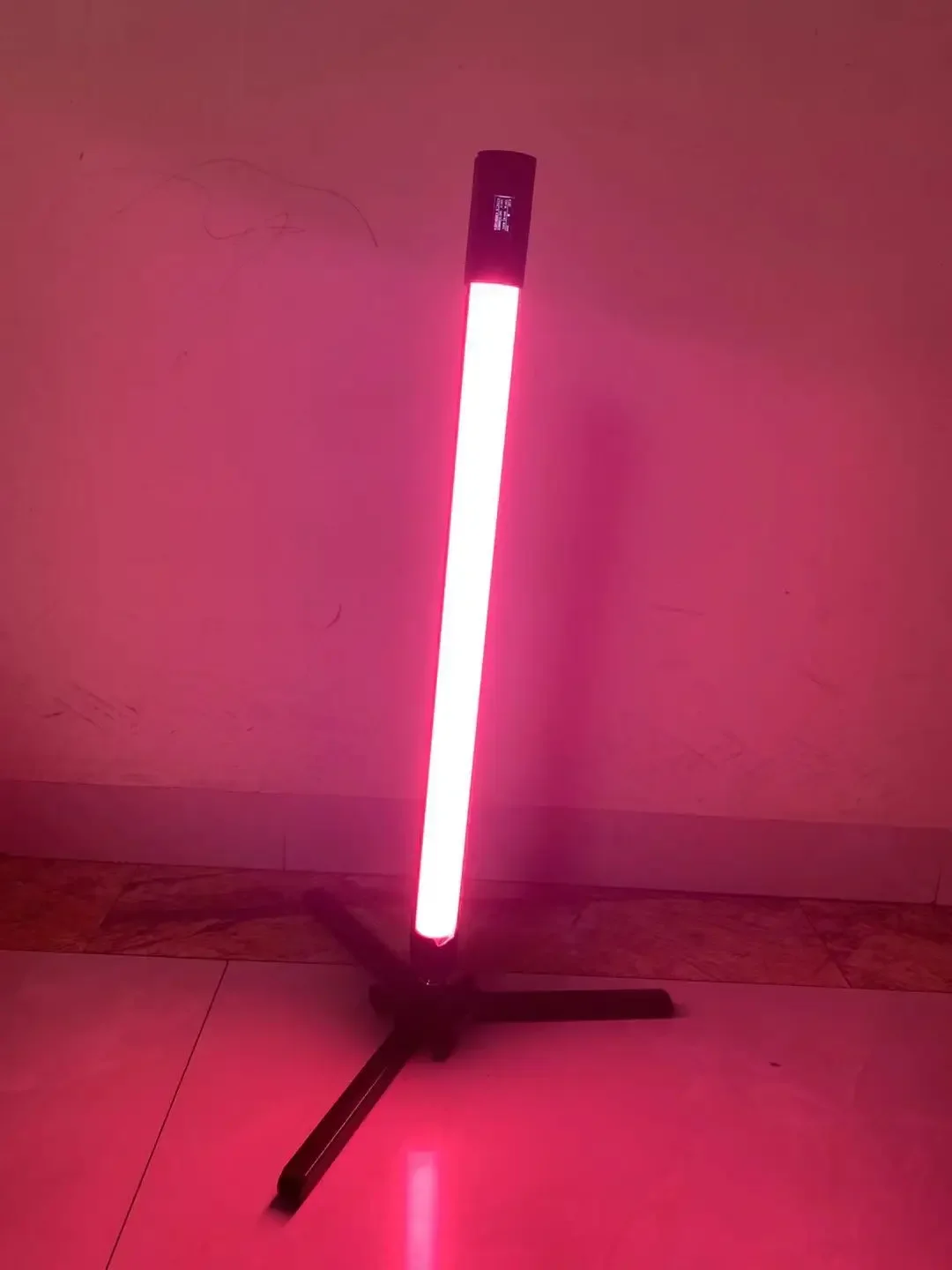 

Новый 100-ваттный 8-футовый портативный светодиодный RGB-светильник для видеосъемки, трансляций, студийной и кинопроизводства, перезаряжаемый.