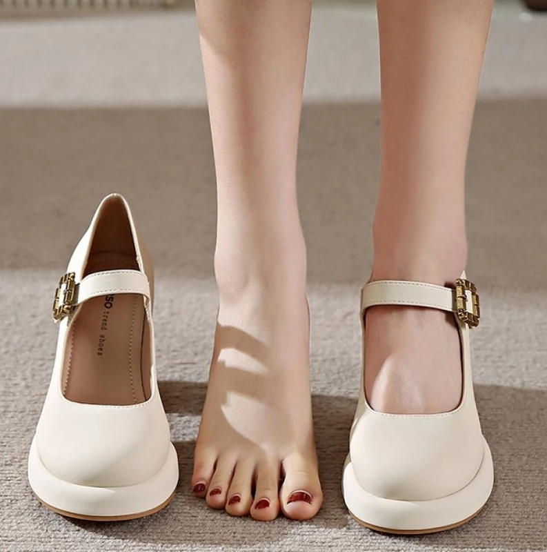 NEW Thick Heels Mary Jane Shoes Women Buckle Strap Square Toe Pumps Woman Leather Shoes Female Fashion Casual Comfort Plus Size