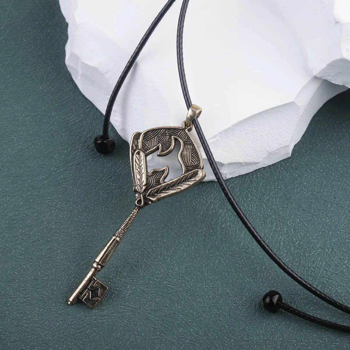 

Tears of Themis Luke Pearce Same key necklace pendant, student birthday Christmas gift, antique copper key pendant