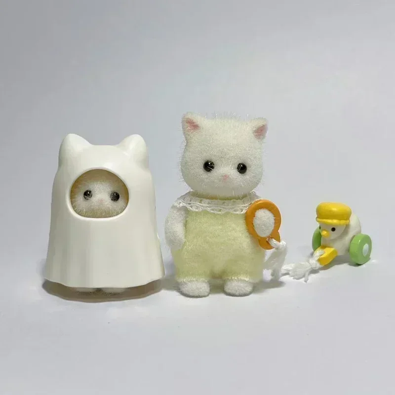 Hot Original Sylvanian Families Modello giocattoli Baby Mini Figure Room Dress Up Cute Box Cake Lucky Bag Doll Compleanno Regali per bambini