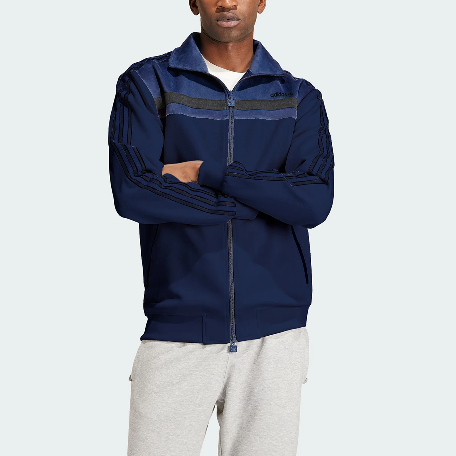 

Оригинальная мужская спортивная куртка Adidas PREM TT на молнии IS3323