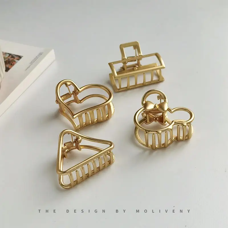 Fashion Hollow Heart Metal Hair Claw Clips Simple Non Slip Mini Gold Geometric Bangs Barrettes Hair Jaws For Women Girls Daily view 3