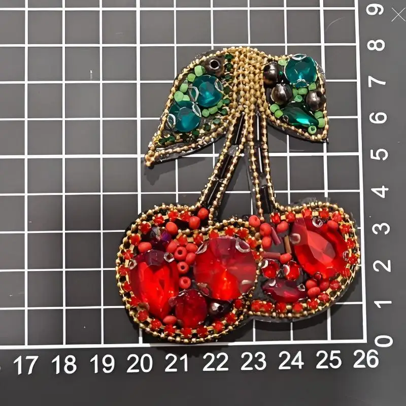 

Горячая распродажа: Красная нашивка ручной работы с бисером и стразами в форме вишневого сердца для декора одежды, сумок и аксессуаров