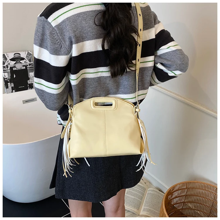 

Solid Tassel Bucket Bag Women Summer New Korean Fashion Commute High End Crossbody Bags Simple Rectangle One Shoulder Bag