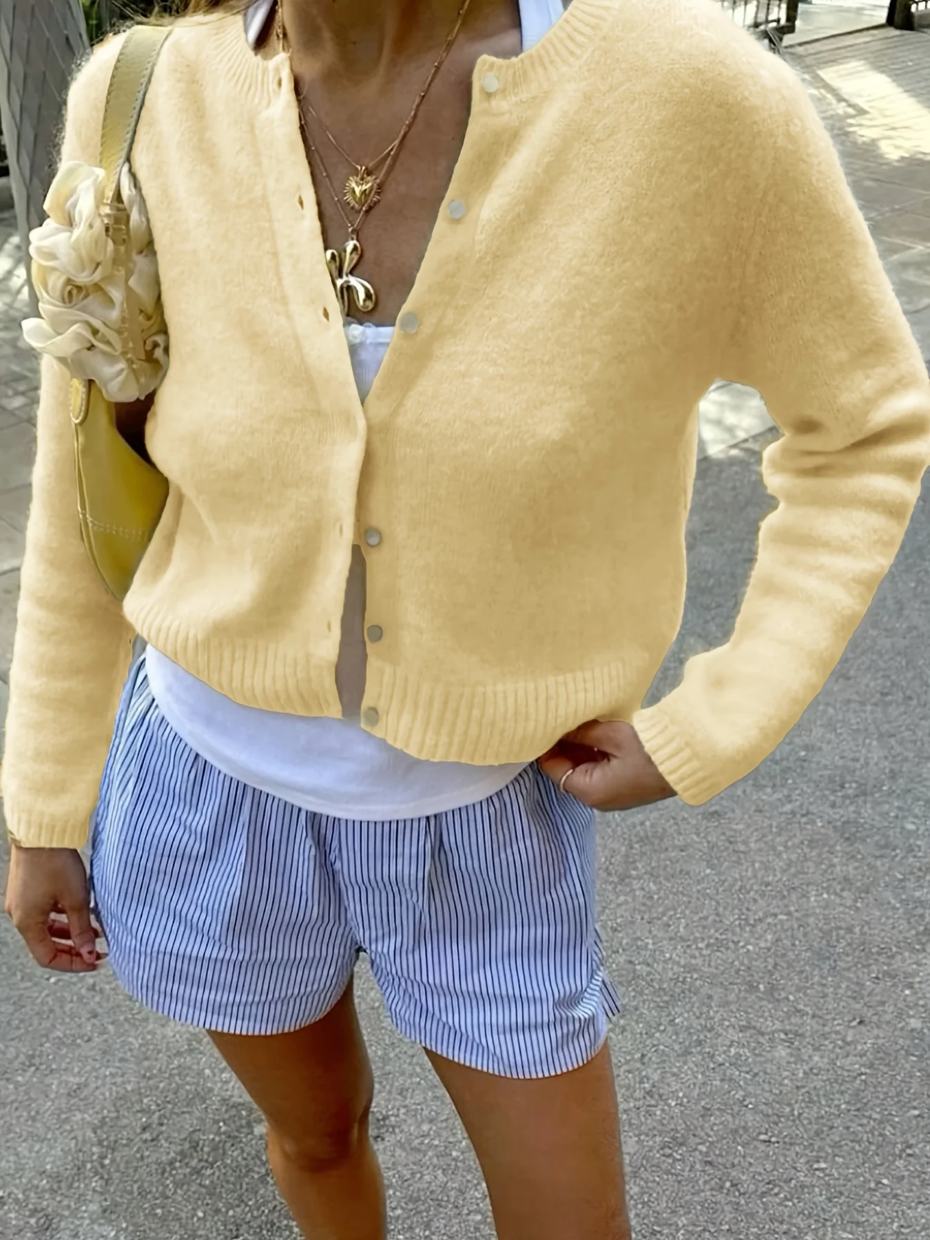 

A New Elegant Solid-Color, Casual and Fashionable Long-Sleeved Women's Round-Neck Knitted Sweater