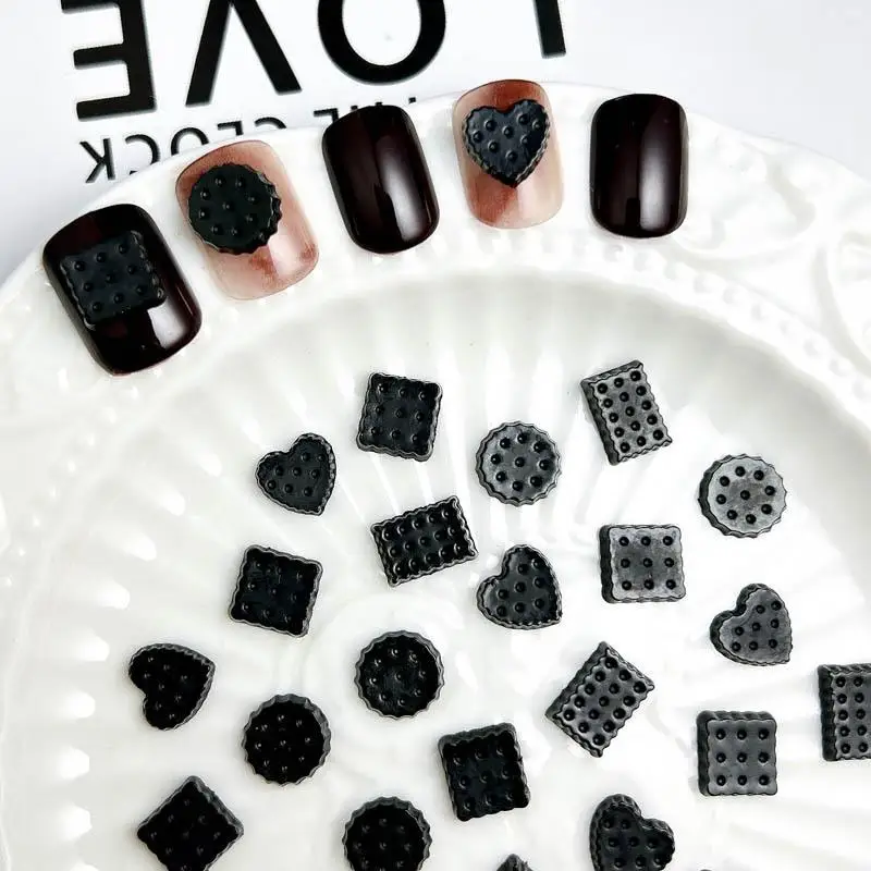 30Pcs Simulated Heart Square Biscuits Nail Art Charms 3D Resin Black Chocolate Cookies Nail Decorations for DIY Hairpin Nails