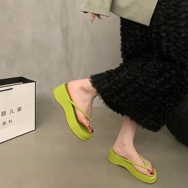 Letnie platformy damskie kapcie moda eleganckie grube dno slajdy buty damskie dorywczo kliny obcas Sandalias Flip Flop