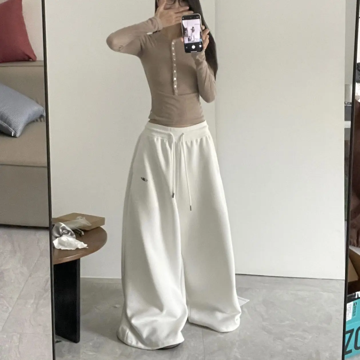 G627-White