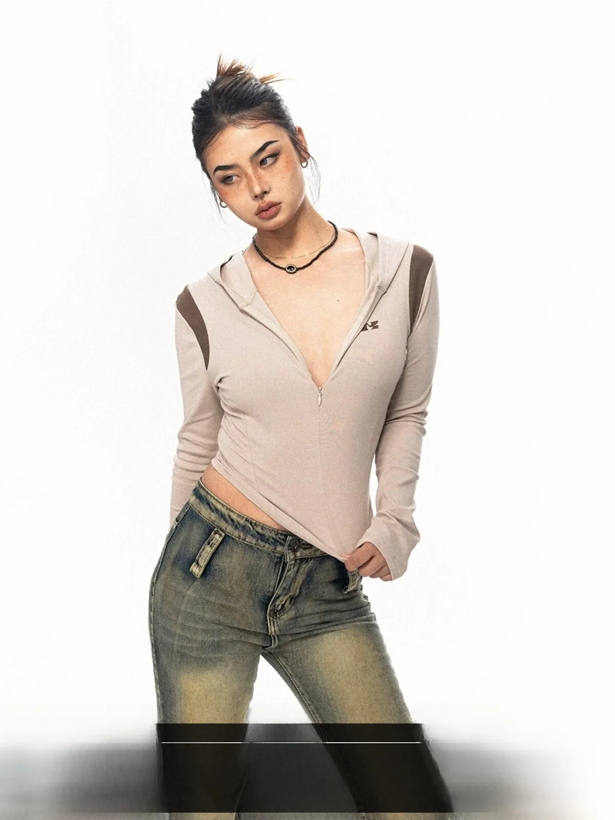 Blackbb American Retro Spicy Girl Short Embroidered Long Sleeve T-Shirt Women's Asymmetrical Slim Fit Top Street Style Spring