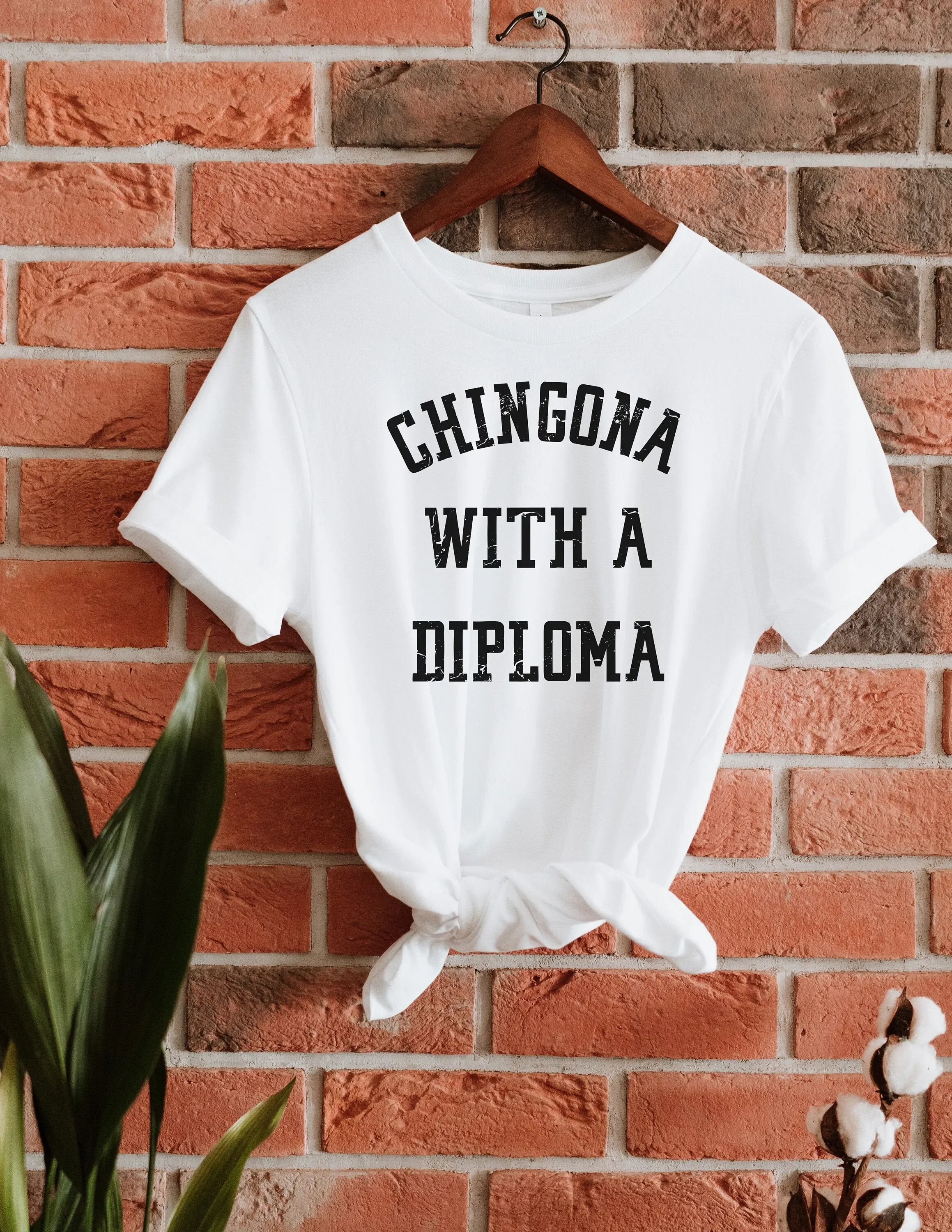 Camiseta Chingona con diploma, Latina Chula, camisetas de poder feministas en español