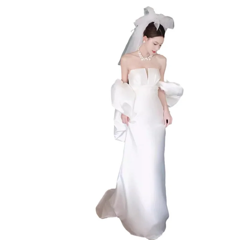 الساتان الفرنسي خارج الكتف فستان الزفاف الخفيف العروس المتخصصة بسيطة الأبيض حورية البحر تحية خارج فستان الزفاف ثوب الزفاف