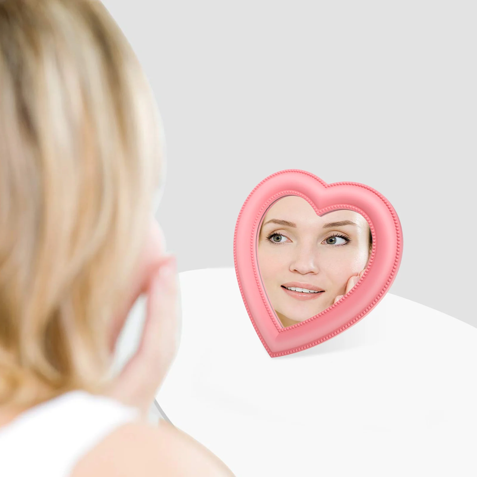 Hartvormige make-upspiegel Desktop verstelbare hoek Tafelblad Wandgemonteerde staande spiegel voor slaapkamer