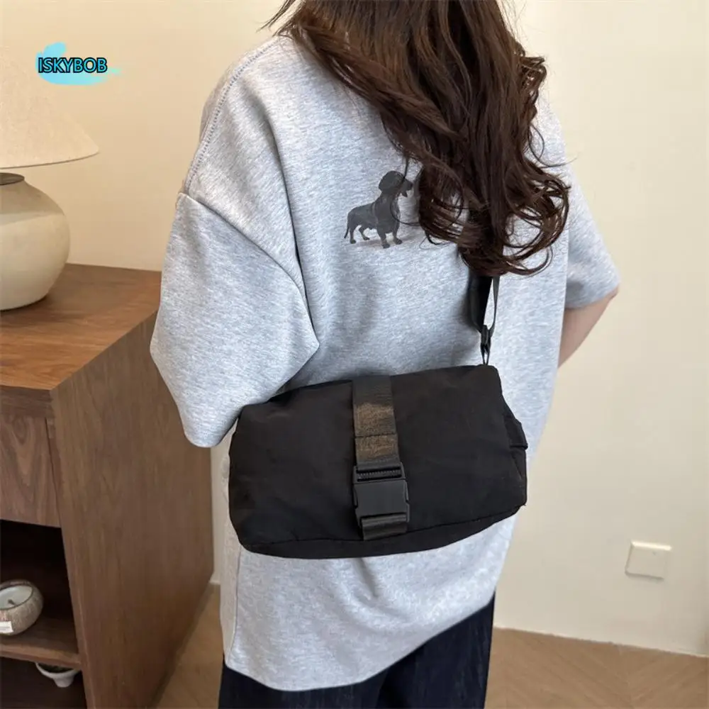 

Trendy Korean Crossbody Toast Bag High Capacity Zipper Buckle Shoulder Bag Solid Color Adjustable Commuting Bag Travel