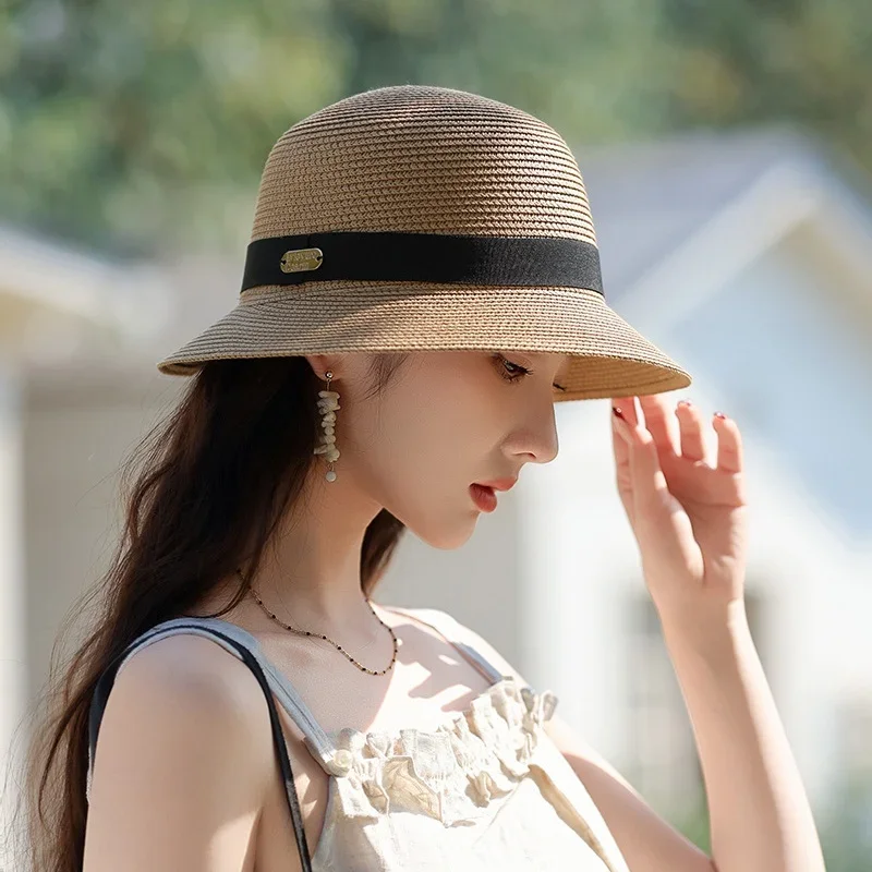 القش قبعة للنساء الإناث قبة القش قبعة قناع قبعة للشاطئ سيدة قبعة الشمس الصيف الفرنسية الرجعية توبر تنوعا 2025 جديد