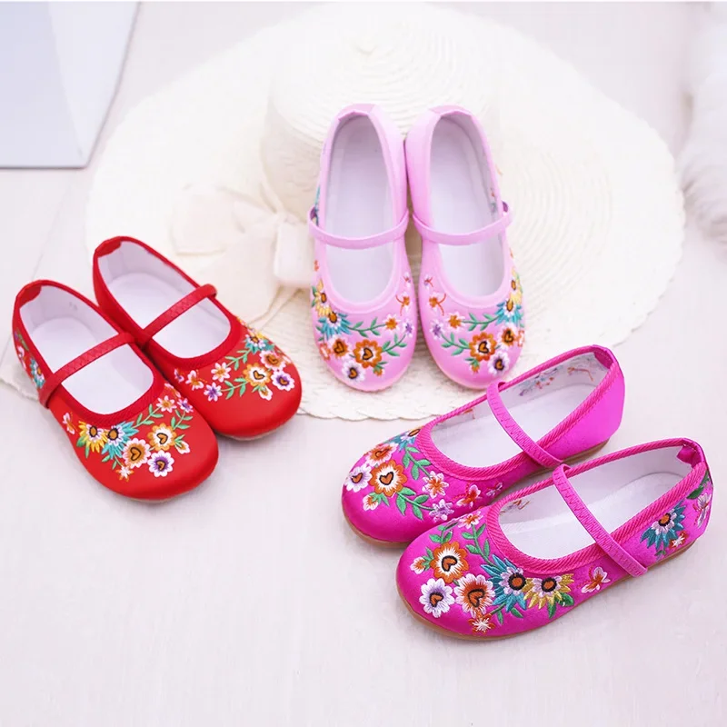 

Vintage Embroidered Cloth Shoes Ballet Flats Ladies Canvas Comfortable Chinese National Handmade Women's Embroidery Shoes 3Color