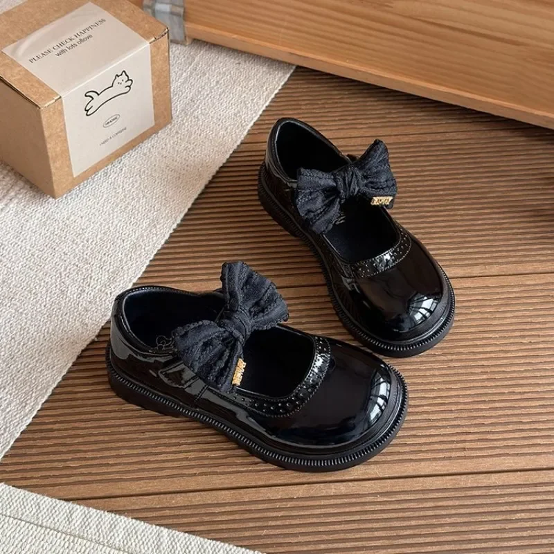 Girls Patent Leather Bow Mary Jane Shoes Kids Black & White School Uniform Shoes Adjustable Strap Non-slip Thick Sole Casual