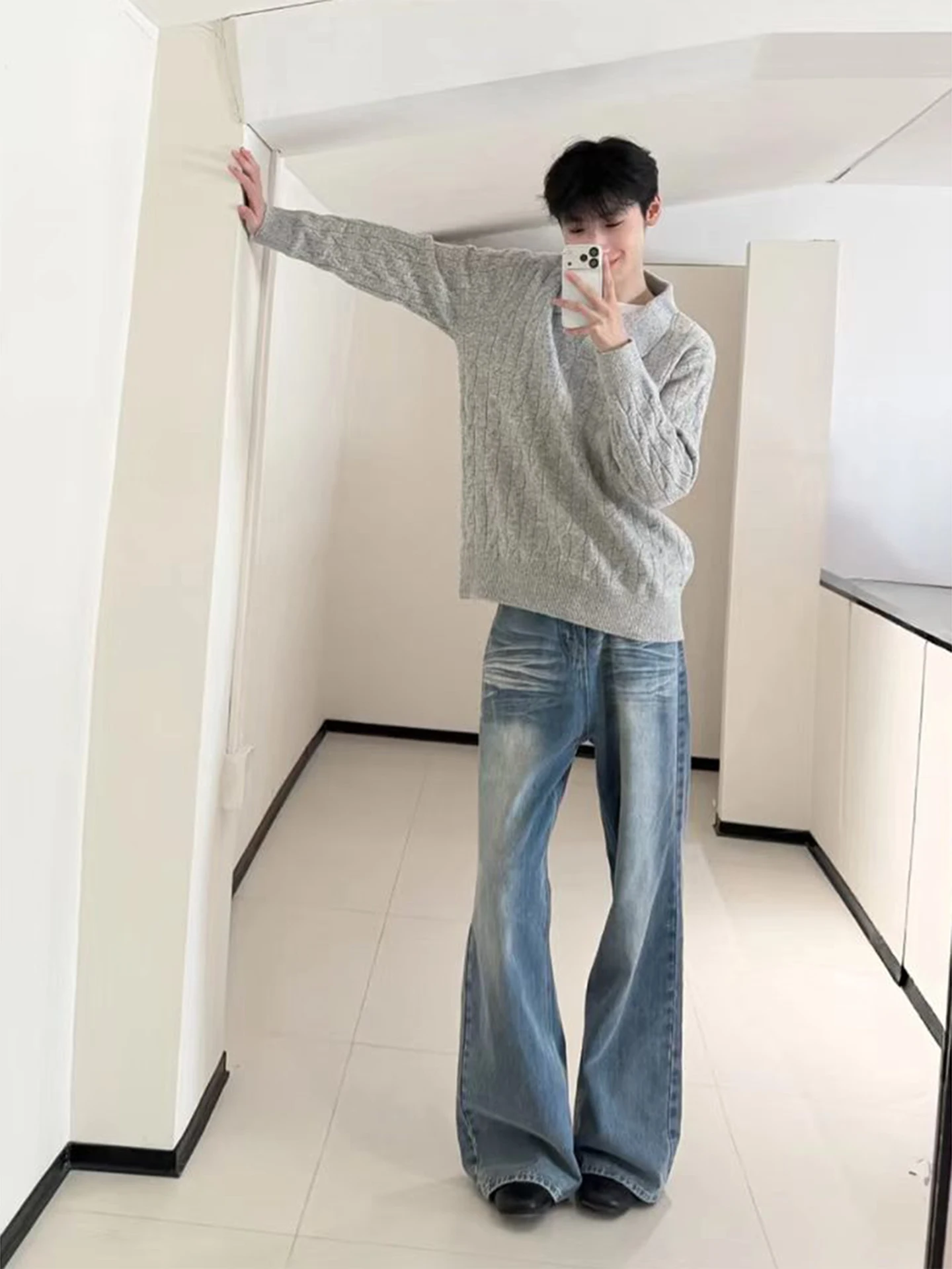 

Blue Whisker Pattern Straight Leg Denim Jeans Men's Cleanfit Wide Leg Pants American Retro Flare Pants Spring Season