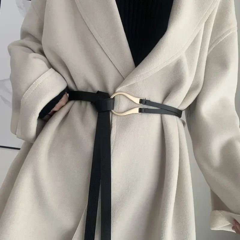 Creative Horseshoe Buckle Belts Fashionable Gold Buckle Black PU Belts Woman Winter Coat Dress Accessories