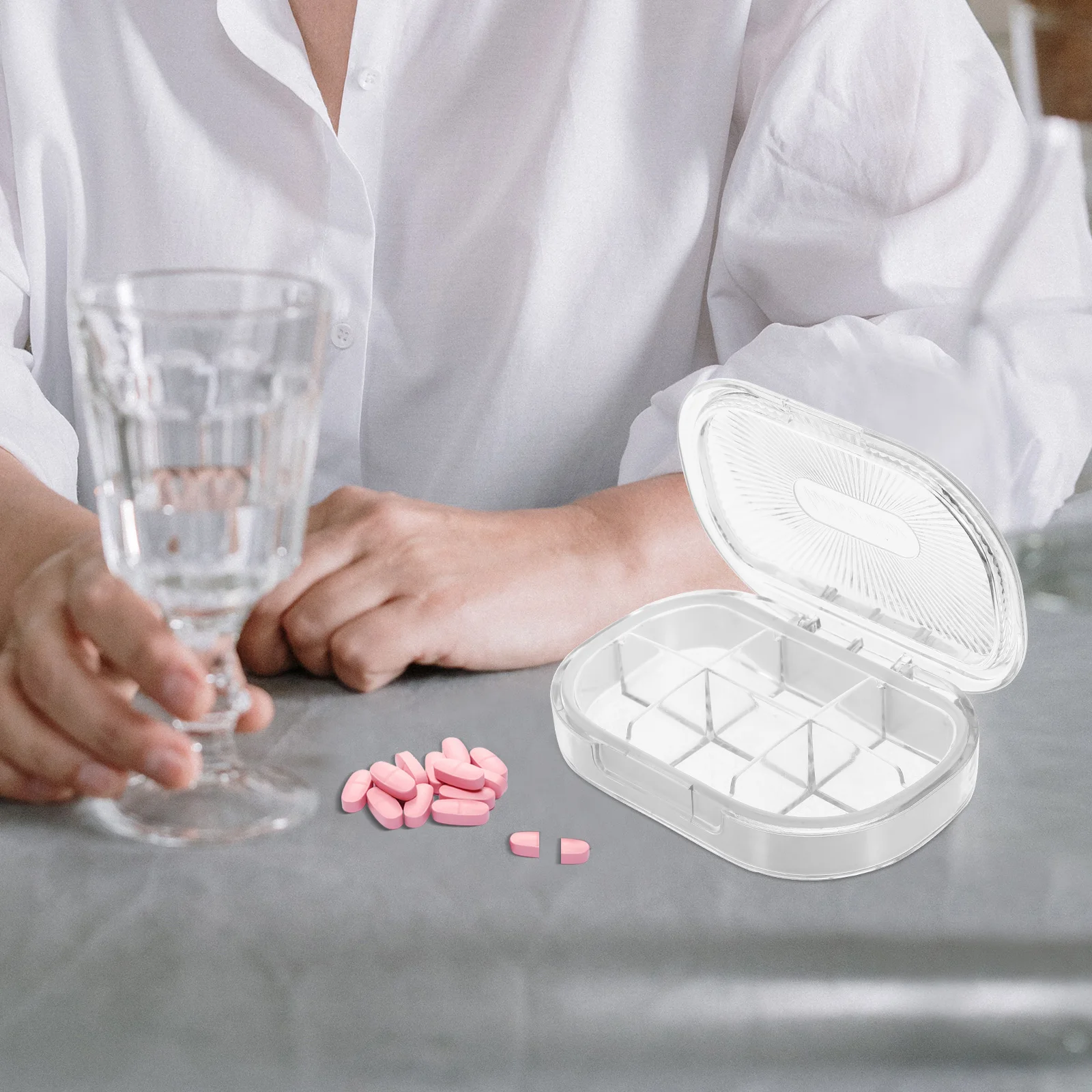 

Прозрачный маленький футляр для таблеток, портативный органайзер для хранения лекарств, ежедневный дозатор для путешествий, легкий держатель для контейнеров