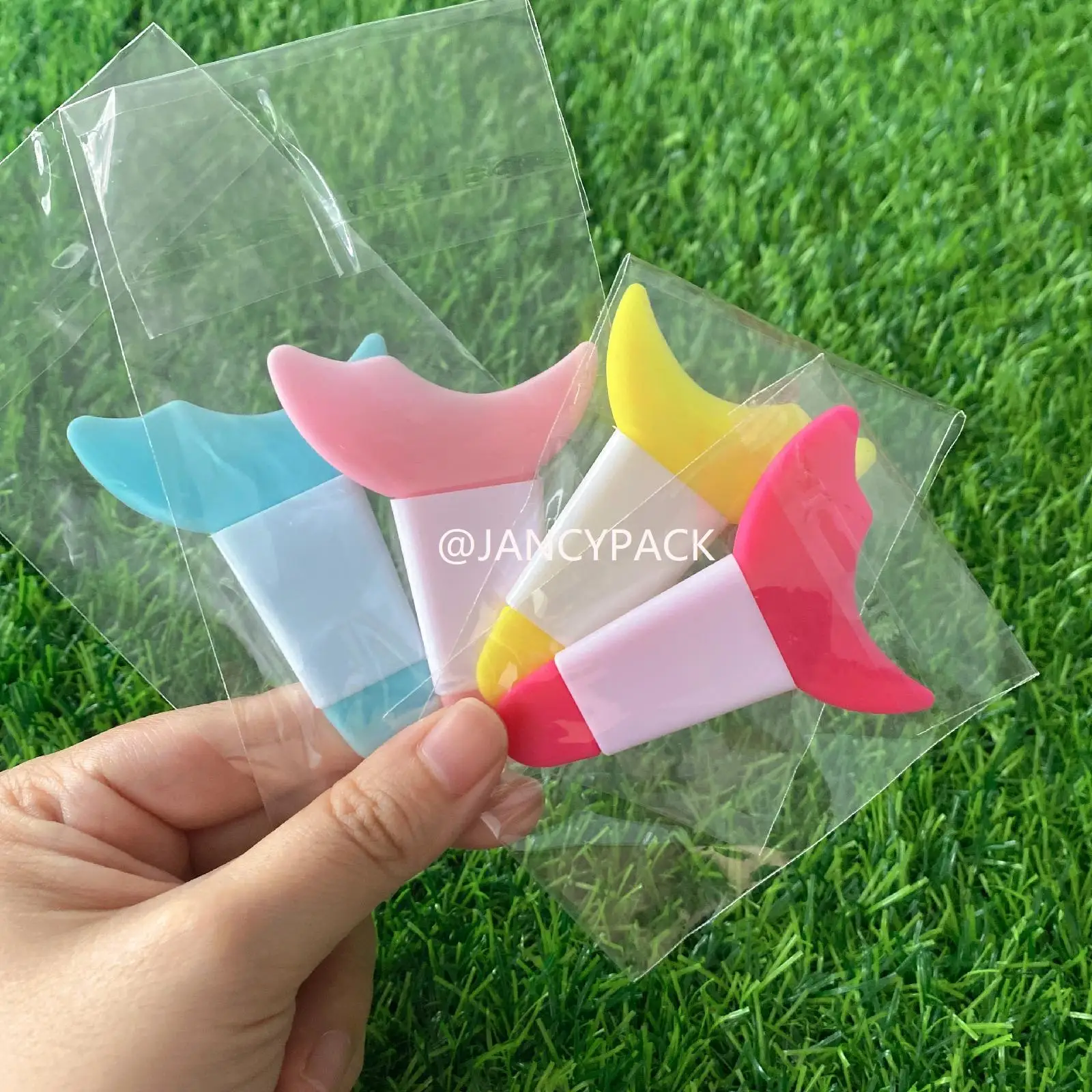

50pcs Makeup Eye Helper Device Tool Draw Eye Liners Makeup Tool Mini Eyelash Applicator Tool Reusable Eyeliner Model