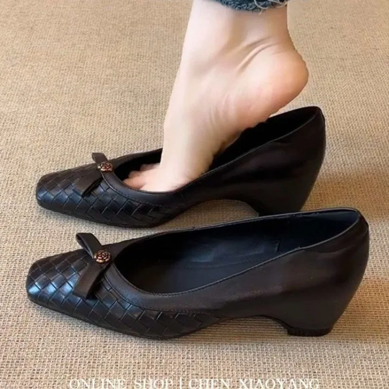 

Женские туфли Мэри Джейн 2026 года, новая универсальная модель, с увеличенной внутренней высотой, во французском винтажном стиле, плетеные