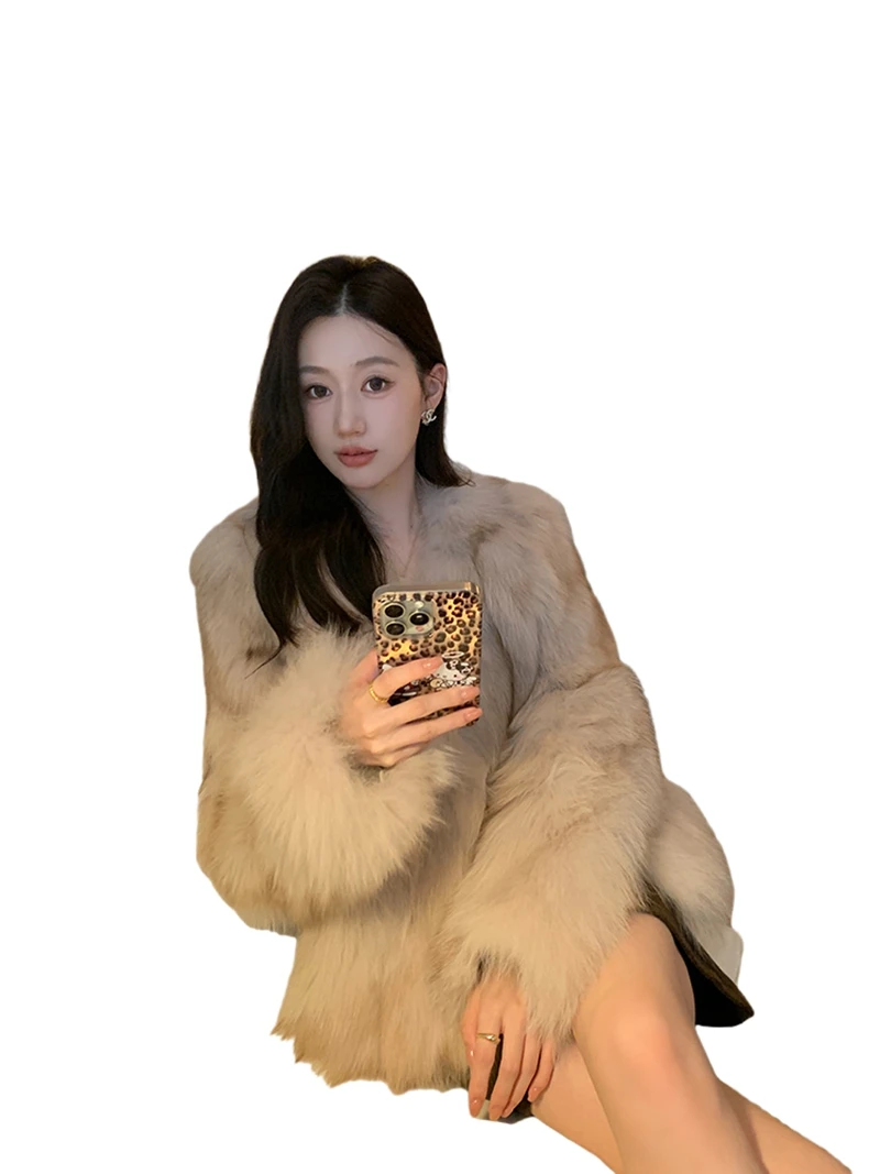 Abrigo de piel de zorro importado finlandés joven y abrigo de piel para mujer