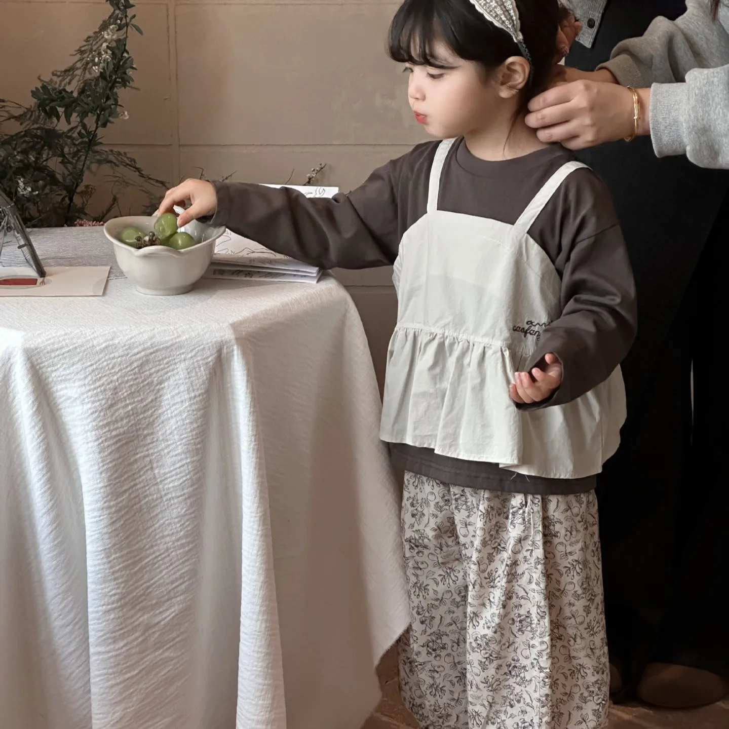 

Girls' Elegant Versatile Set Spring 2025 New Children's Spring Korean Baby Girl Forest Strap kids clothes