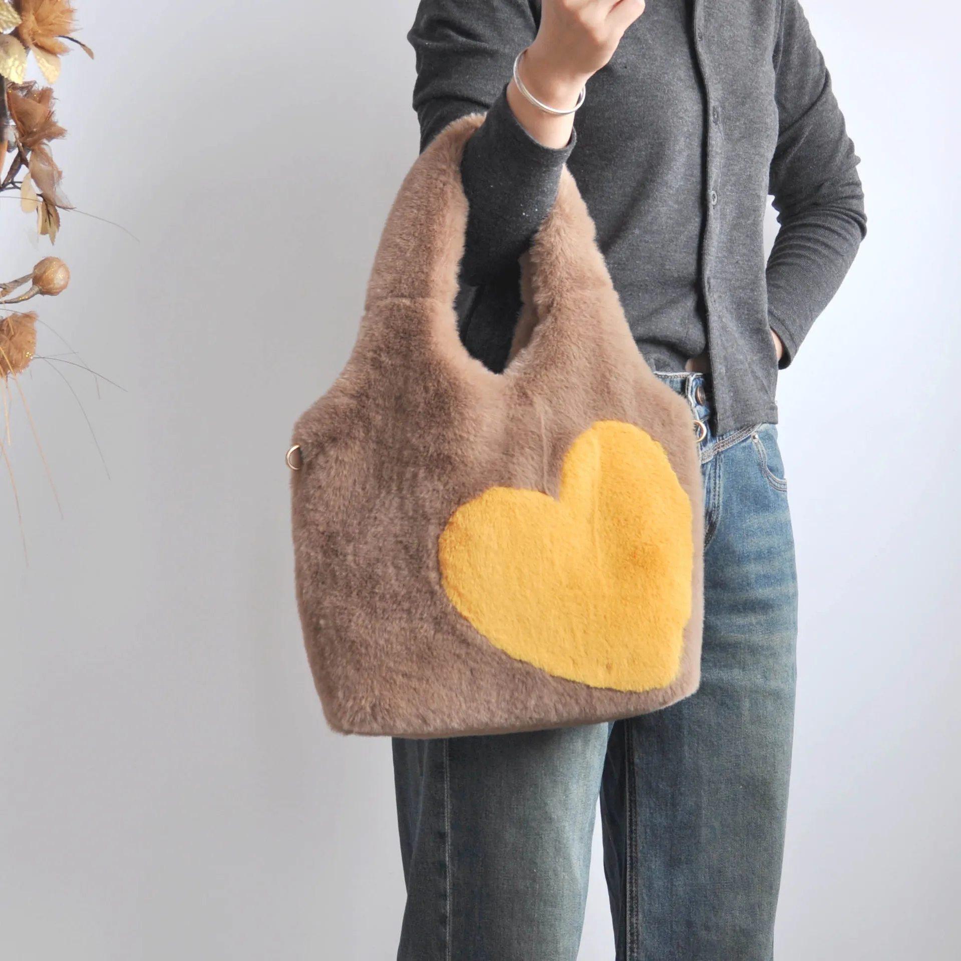 

Плюшевая женская сумка подмышки, сумки на плечо, большая вместительная сумка Love Splicing, контрастная сумка с цепочкой, сумка через плечо, сумки