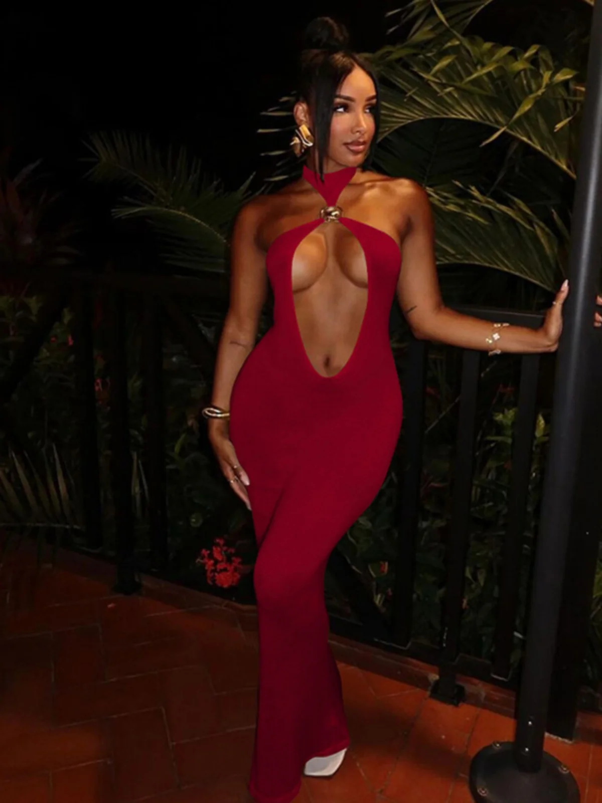 กระโปรงทรงเข้ารูปยาวเซ็กซี่สำหรับออกงานกลางคืน คอวีลึก ผ้าโพลีเอสเตอร์ ทรงเอวสูง ไม่มีซิป เหมาะสำหรับฤดูร้อน