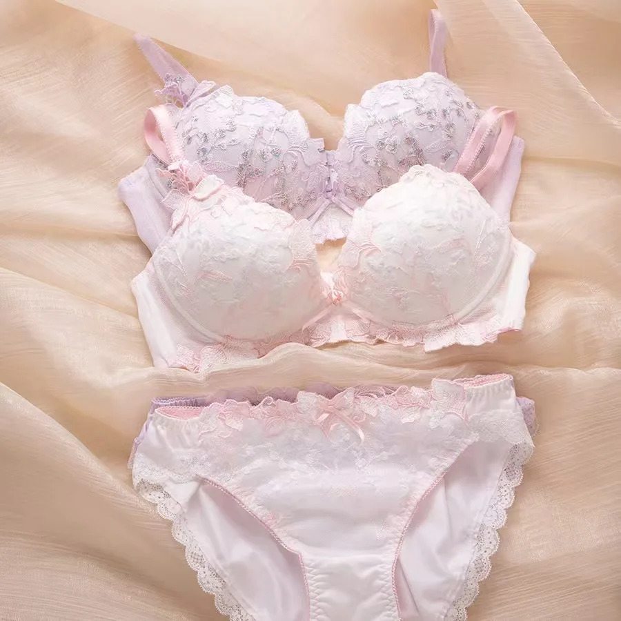 

Japanese underwear girls gather comfortable breathable Embroider sweet Lace sexy bra