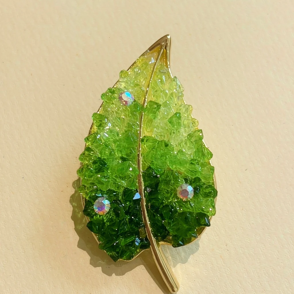 2026 Versatile Pins, Metal Clasps, Stylish Collar Pins, French-Style Shoe Accessories, DIY Hidden Clasps, Anti-Exposure Accessories, Shoe Surface Metal Badges, Brooches, Tie Accessories, Bag Accessories, Shoe Surface Badges, High-End Bow Tie Accessories, Simple Silk Clips, Luxury Waterproof, Business Banquet Brooches