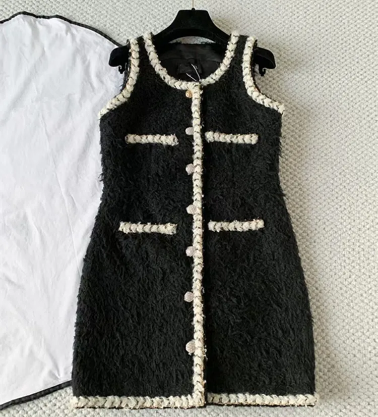 

Customized New Winter 2025 styles of European and American women's clothing Sleeveless single-breasted tweed dress