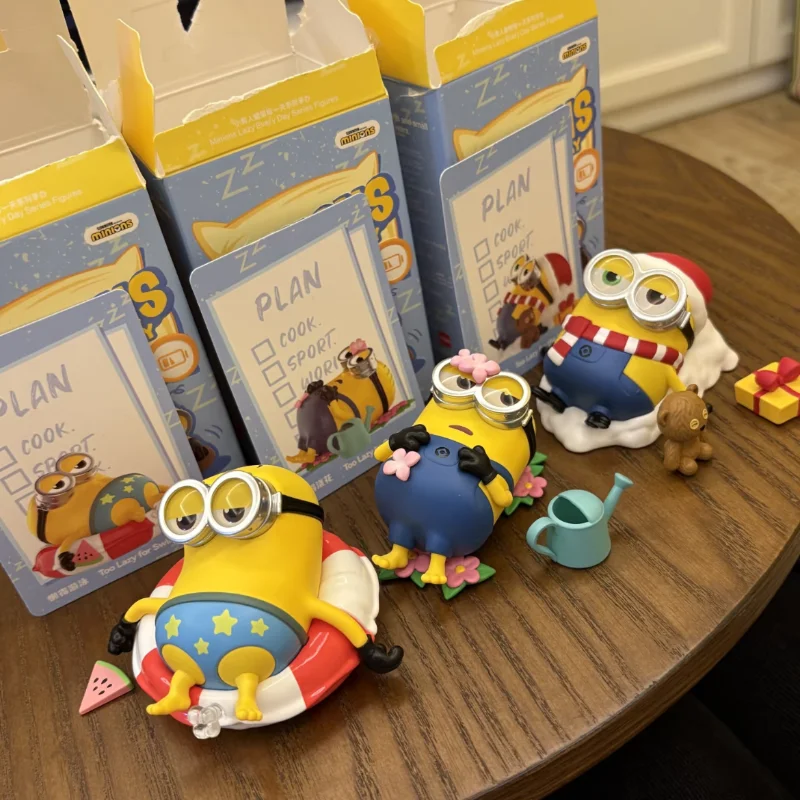 In Stock Original Minions ขี้เกียจทุกวัน Series กล่องตาบอด Kawaii Cure รูปของเล่นคอลเลกชัน Mystery Box Decor ของขวัญอินเทรนด์