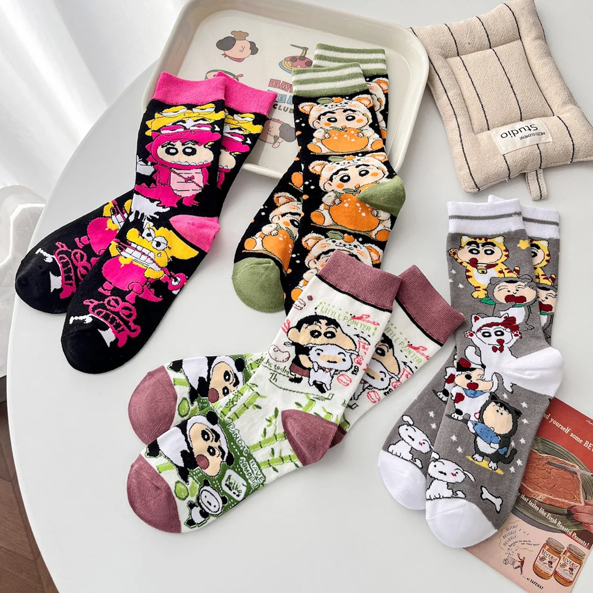 1/4 Uds dibujos animados para Crayon Shin-chan calcetines de osito calcetines de algodón de longitud media lindo Internet rojo coreano primavera Otoño Invierno regalo