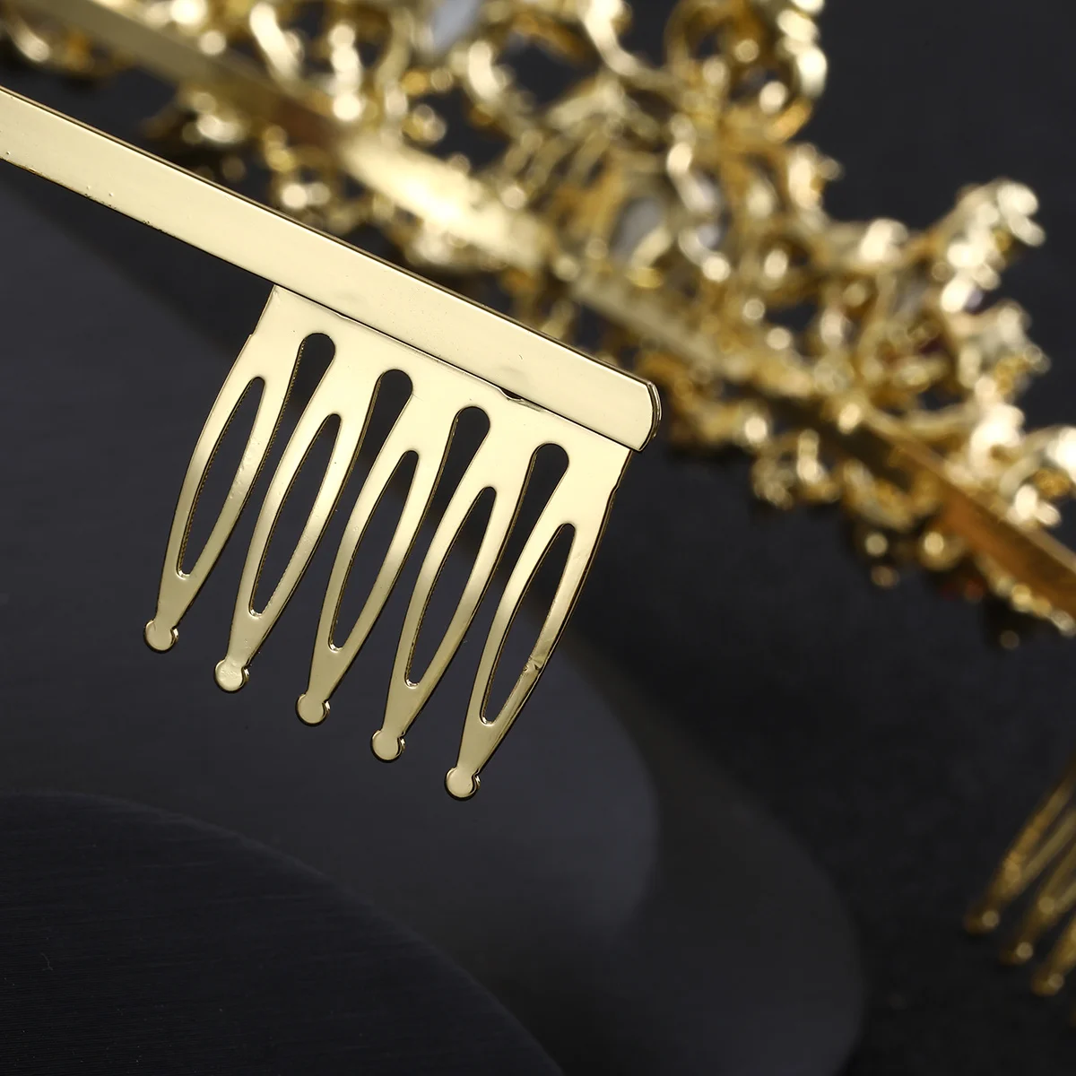 

1Pcs Rhinestone Crown Alloy Bridal Tiara Comb Elegant Wedding Headdress Large Crystal for Party Prom Costume Wedding Crown