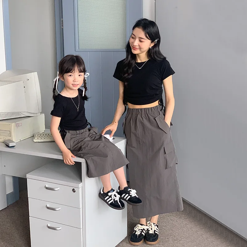 

Mother and Daughter Skirt Sets Fashion Mom Baby Girl T Shirts Two Piece Outfits Korean Mammy and Me Matching Clothes Women Suit