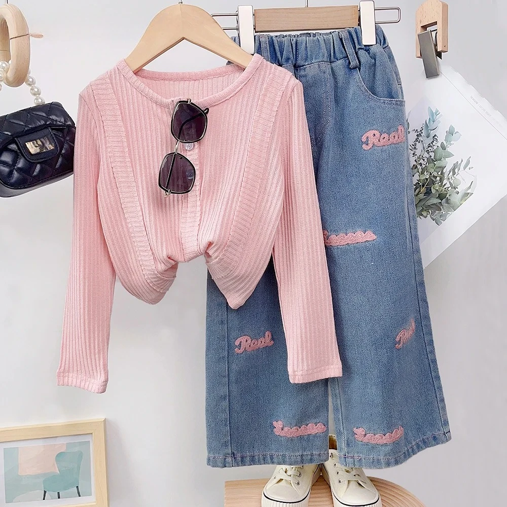 

Autumn Fashion Girl Casual Street Style Suit Pink Long Sleeved Knitted Sweater And Letter Print Jeans Two-Piece Set for Ages 4-9