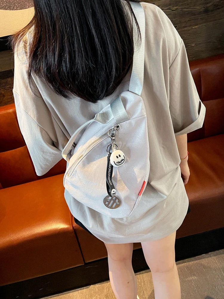 fashionable-embroidered-silver-chest-bag-women's-2026-new-style-casual-commuter-lightweight-waterproof-national-style-crossbo