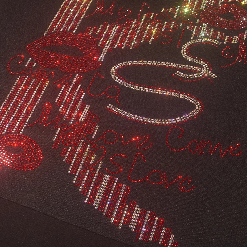 عالية الجودة حجر الراين الإبداعية قبلة الكي على البلوزات والقمصان وهوديس وسترات الدنيم وإكسسوارات الملابس