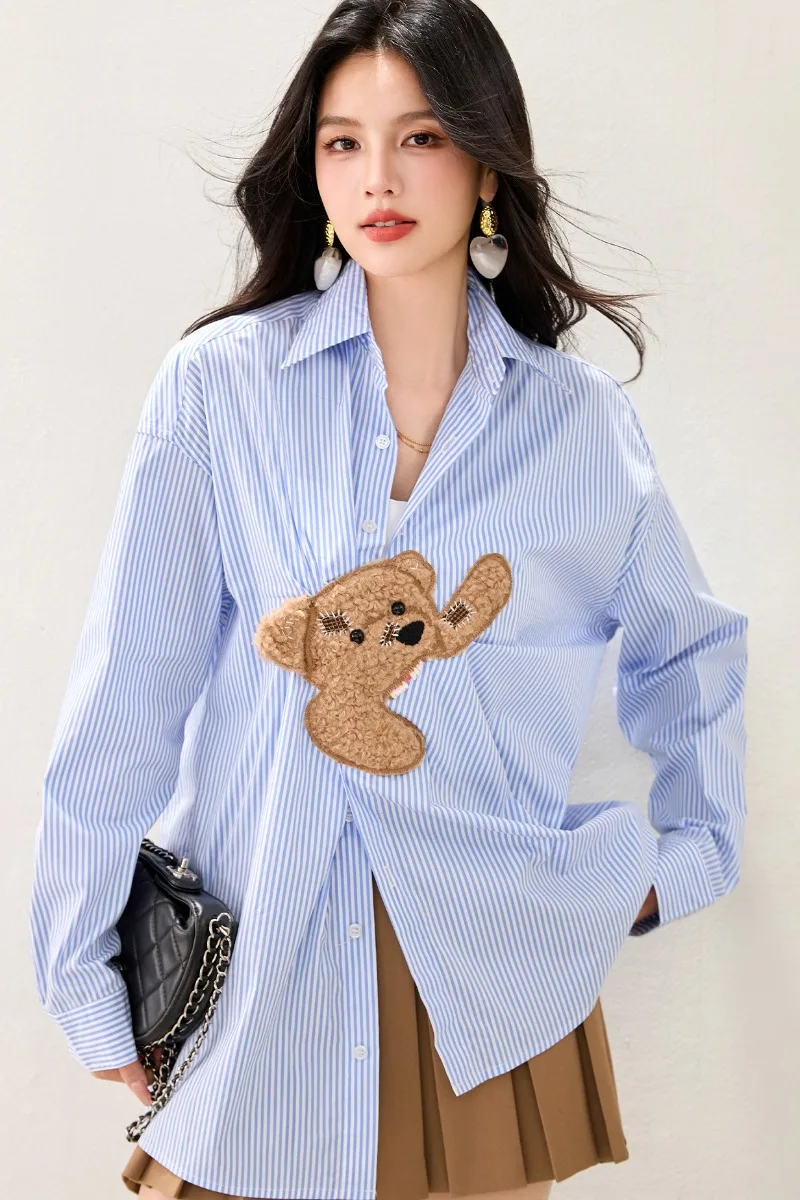 Camicia a maniche lunghe patchwork con motivo orso a righe blu Donna 2025 Nuovo autunno Camicette casual allentate stile coreano vintage Top chic