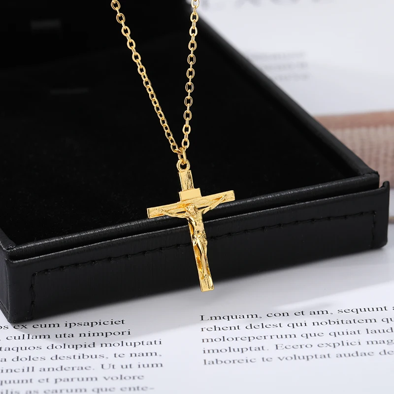 Stainless Steel Gold Color Cross Chain Necklace For Women Men HipHop Couple Fashion Jesus Christ Cross Pendant Necklaces Gift