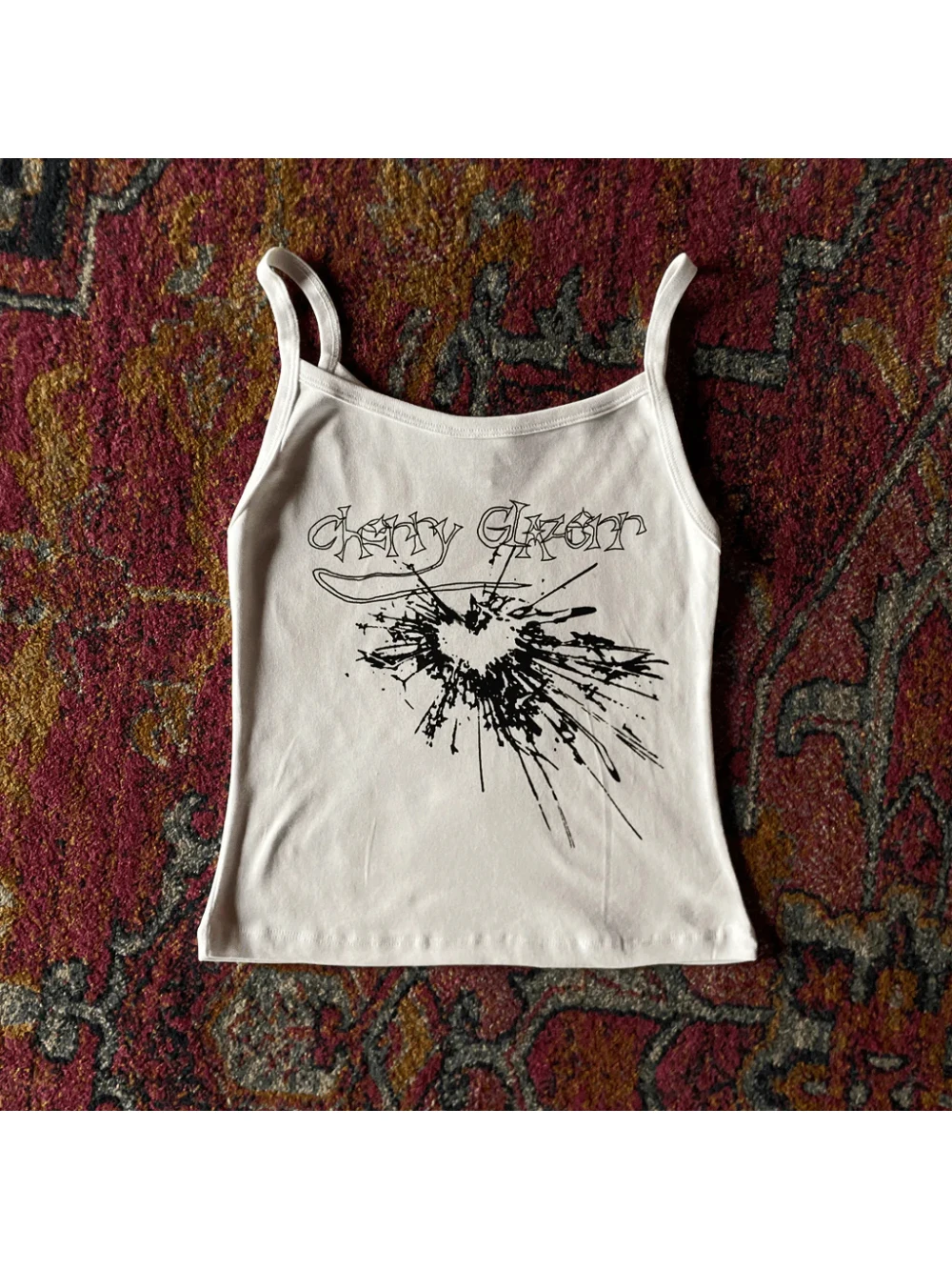 2026 new Y2K dark Asian style broken graffiti print niche band font short slim fit tank top street trend fashionable versatile