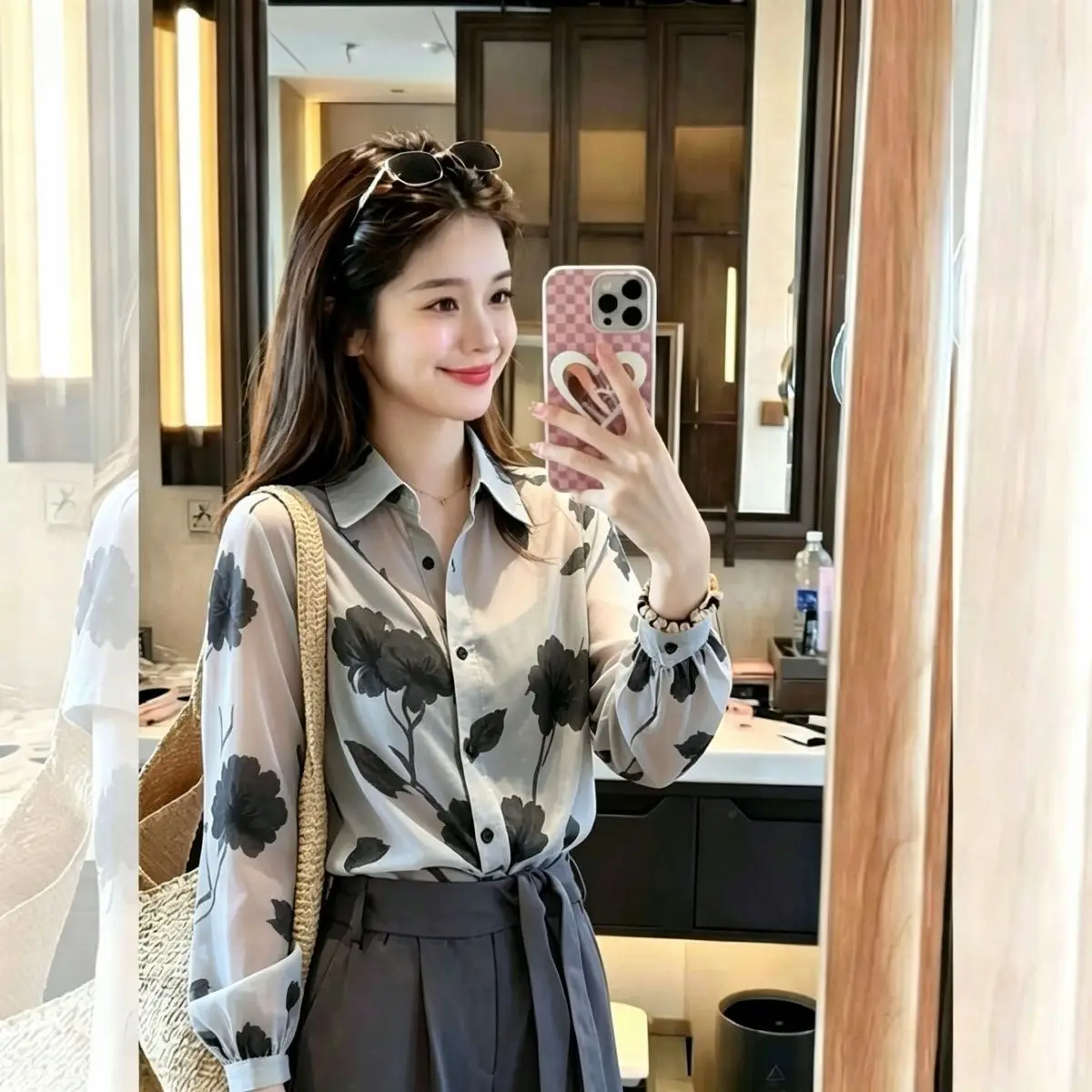 

Summer New Style Women's Long Sleeve Printed Chiffon Sun Protection Shirt Collar Loose Fit Fashionable Unique Top