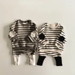 Conjunto casual de manga longa para bebê, moletom listrado para menino infantil e calça harém, roupas de criança, novo, 2 peças, primavera, 2022